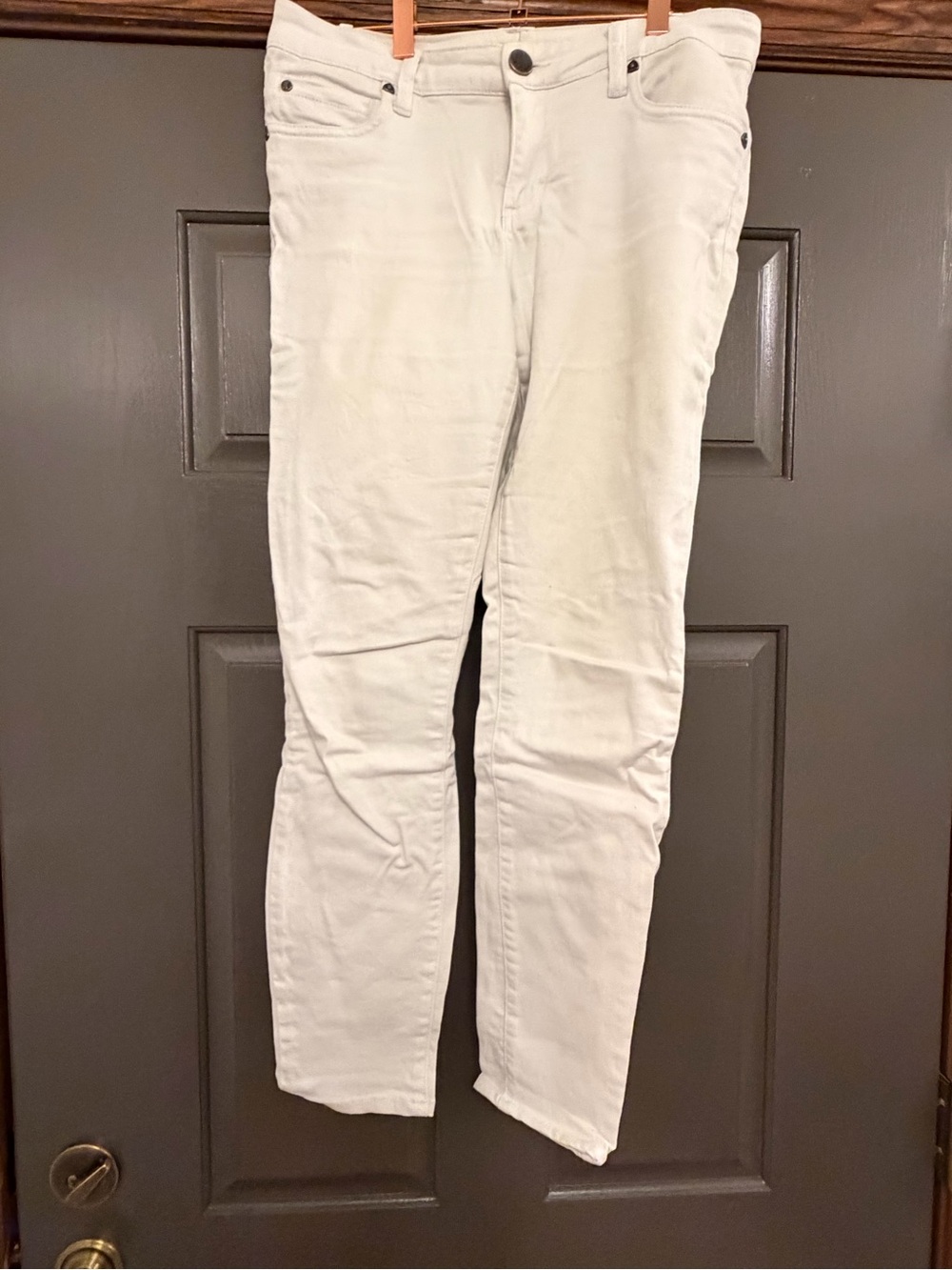 Kut from the Kloth White Slim Jeans with Branded Button
